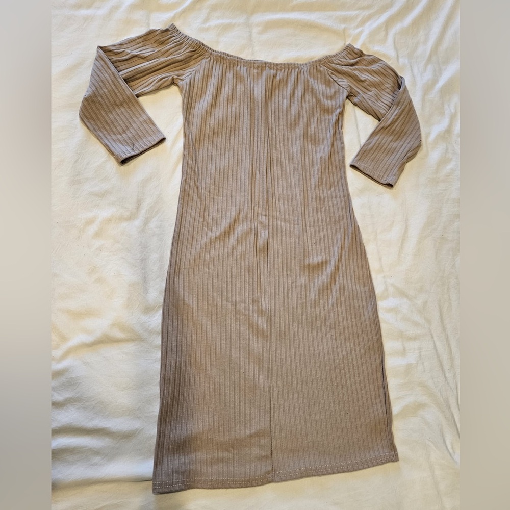 Off the Shoulder Midi Dress - Picture 2 of 2